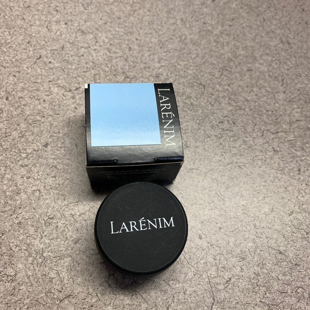 Larenim Mineral Powder Eye Color - Muse